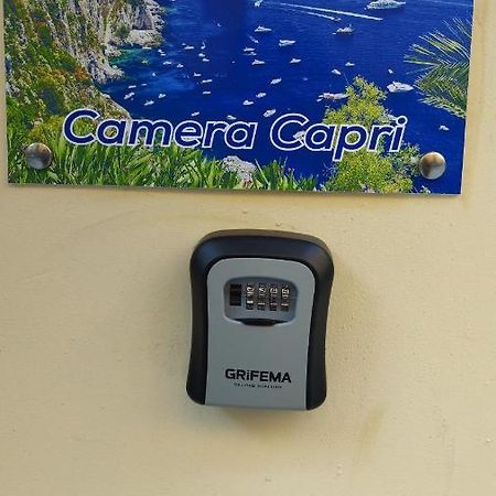דירות נאפולי Casa Nina- Camera Capri מראה חיצוני תמונה